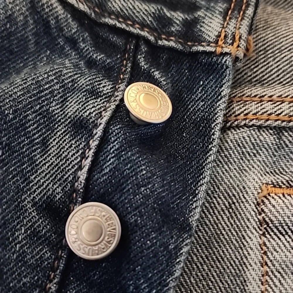 NWT! Levi's THE WEDGIE STRAIGHT  Indigo destructed vintage inspired denim - Picture 12 of 16